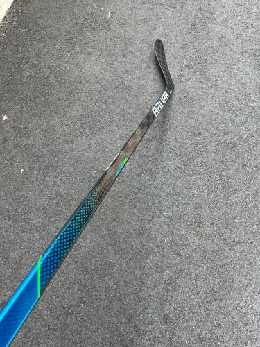 Senior Left Hand P28 Pro Stock Nexus Geo Hockey Stick