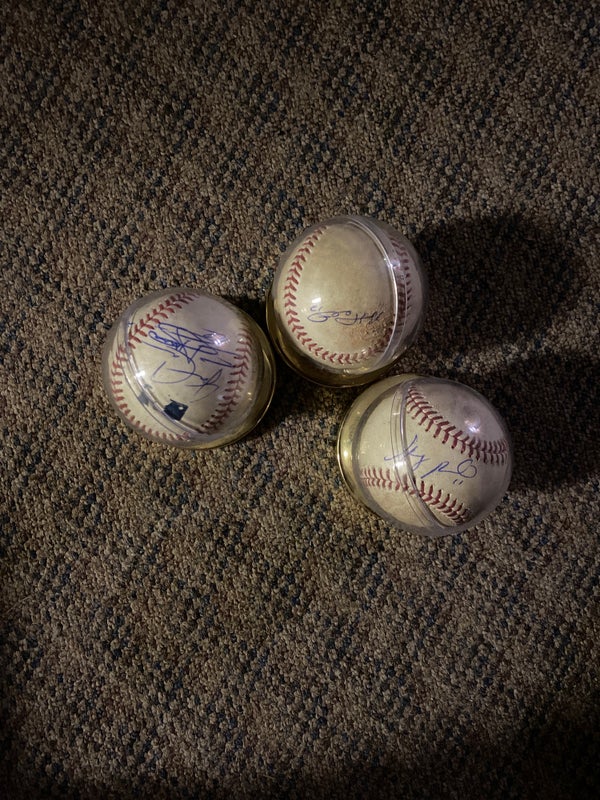 boston redsox/Minnesota twins players autographed MLB baseballs