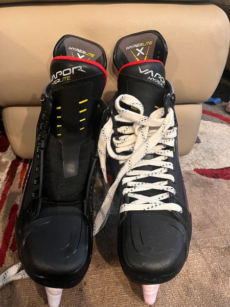 Senior Bauer Size 9 Vapor Hyperlite Hockey Skates
