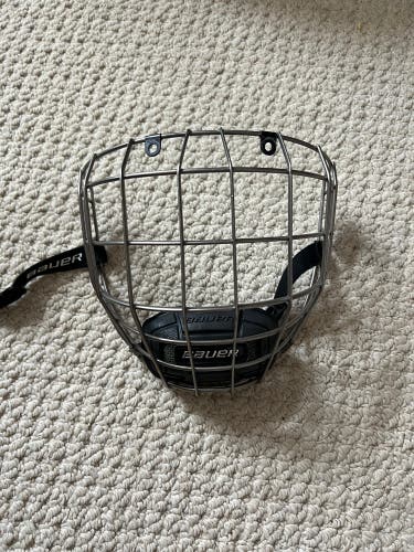 Used Medium Bauer Profile III Facemask