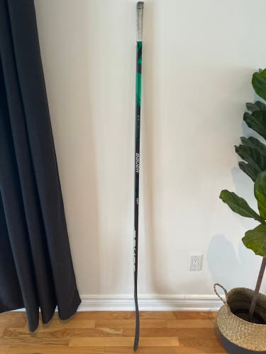 Left Hand P92 Nexus Geo Custom Green Used Hockey Stick 70 Flex