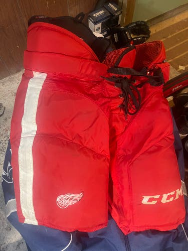 CCM Pro Stock HP45 Red Wings Hockey Pants Sr Medium