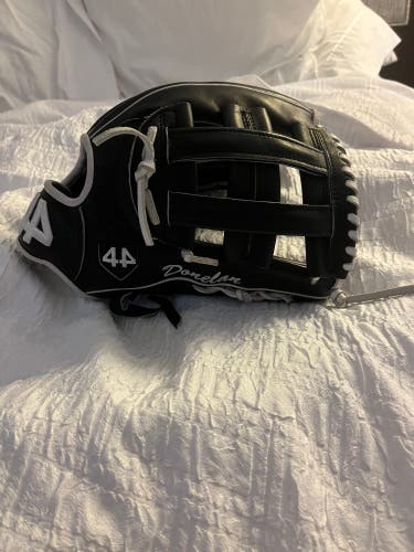 44 Pro 12.5 Outfield Glove