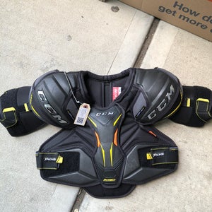 Used Senior Small CCM Tacks 9080 Shoulder Pads