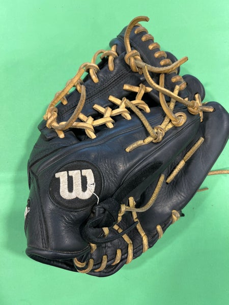 Used Wilson A950 Right Hand Throw Infield Baseball Glove 11.5