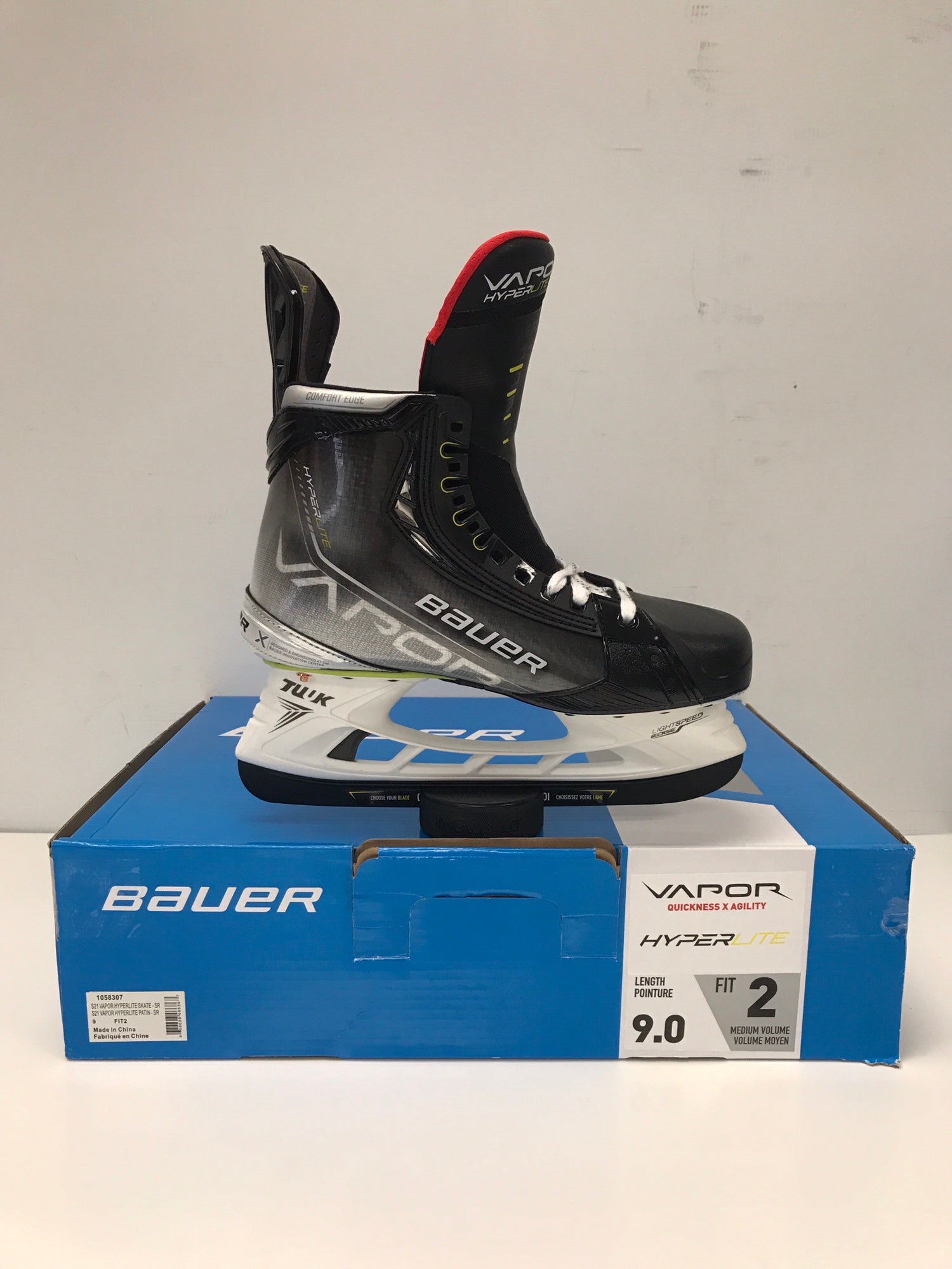 Bauer Vapor Hyperlite Hockey Skates Size 9 Fit 2 SidelineSwap