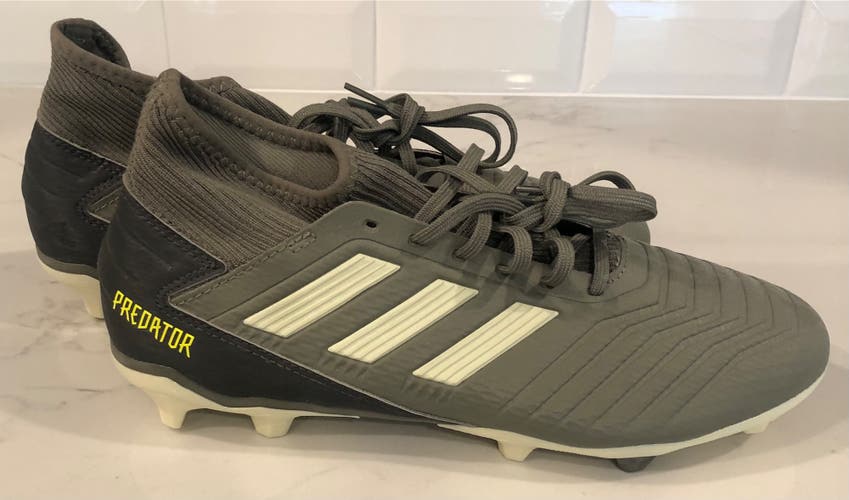 Green Men's Molded Cleats Adidas Predator 19.3 Cleats
