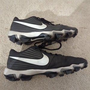 Black Adult Used Women's 8.5 Molded Nike Softball Fastflex Cleats