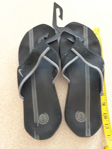 Black Used Size 11 Nike Sandals