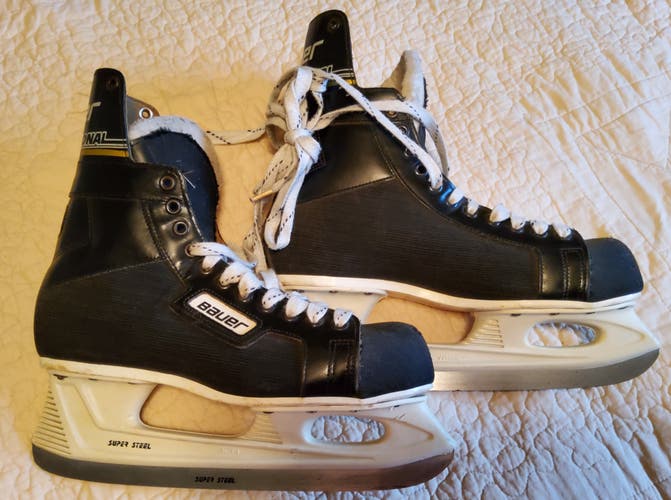 Senior Used Bauer Hockey Skates Regular Width Size 10