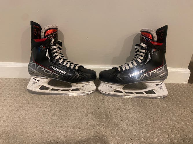 Used Bauer Regular Width  Size 9 Vapor 3X Hockey Skates