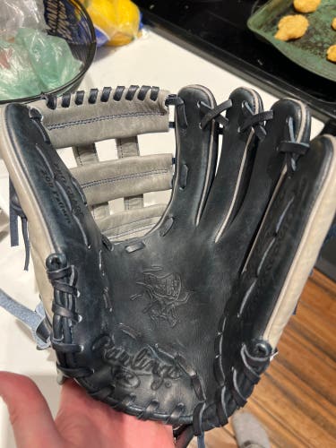 FS/FT Used Right Hand Throw 11.75" Heart of the Hide Baseball Glove