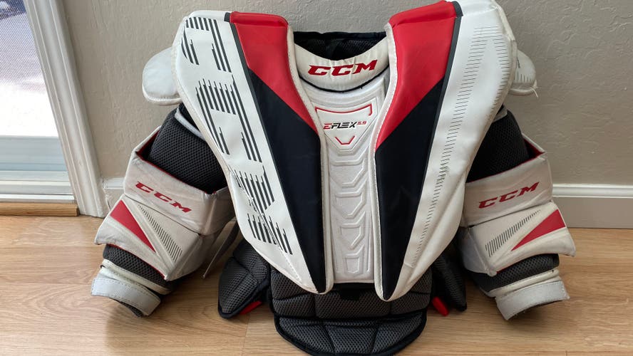 CCM extreme flex E5.9 goalie chest protector