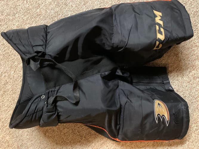 Anaheim Ducks Pro Pants - Used size Medium