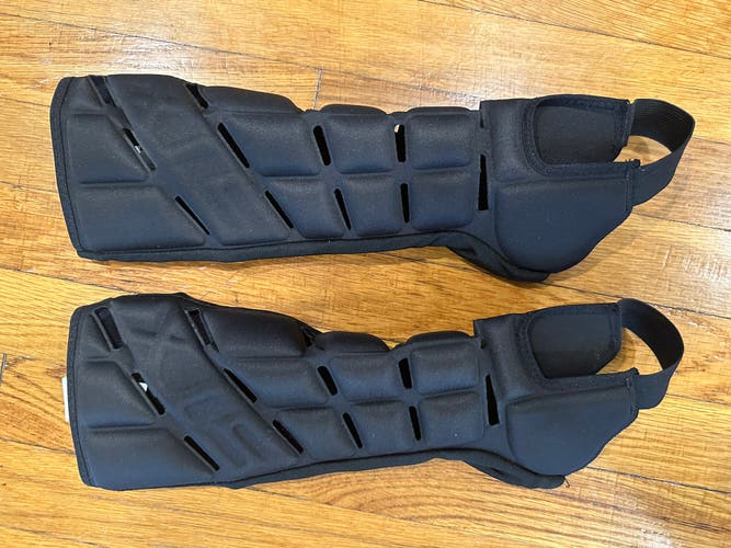 Lacrosse STX Contour Goalie shin guards - Like new!