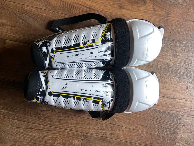 Used CCM Tacks 9060 Shin Pads Retail