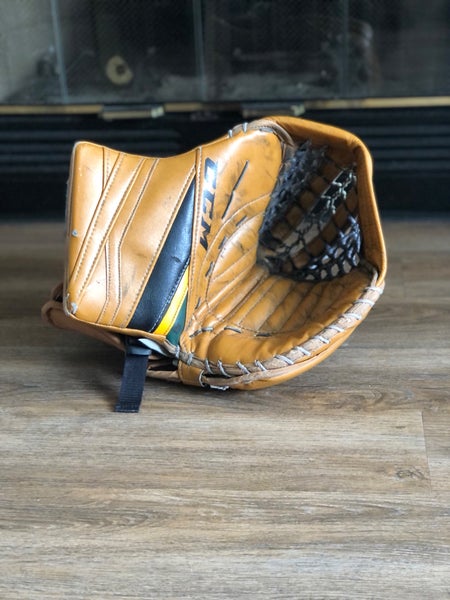 CCM Extreme Flex III Pro Glove