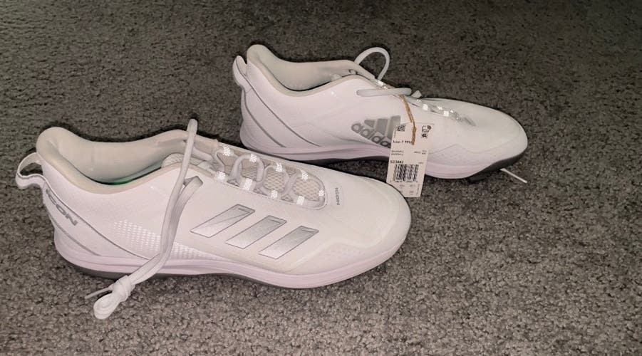 Adidas White Men's Molded Cleats (Size 11)