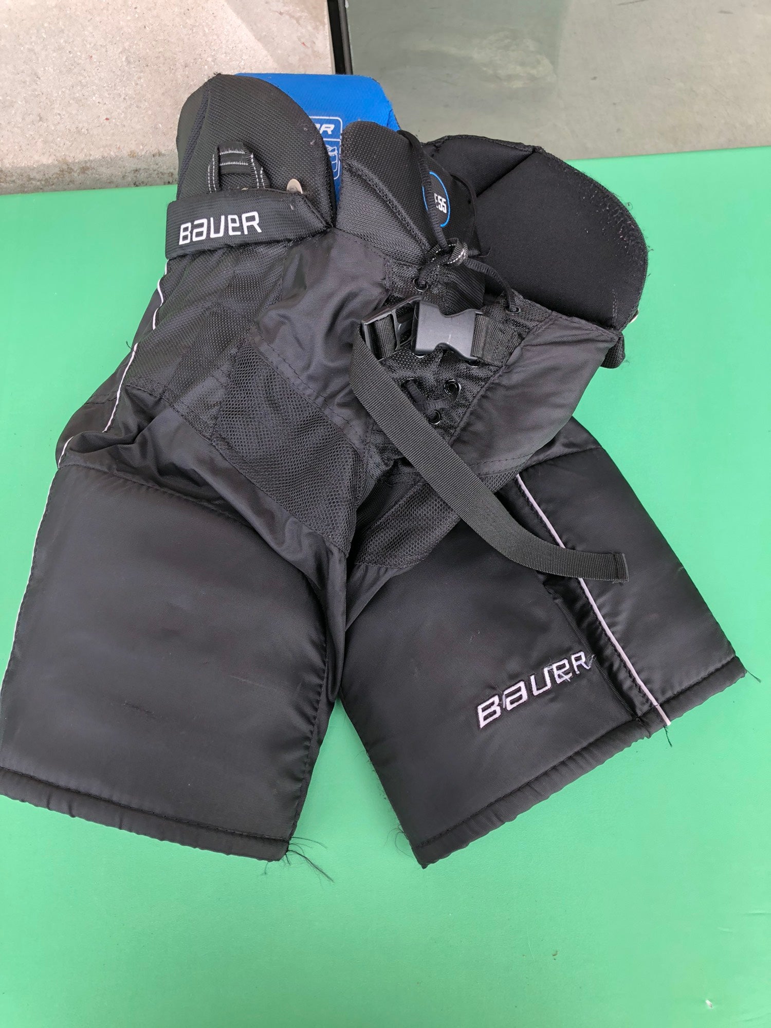 Bauer One55 Supreme Ice Hockey Pants Junior Size Medium Black 66cm/ 26in