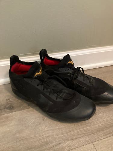 Black Used Adult Men's Size 11 (Women's 12) Molded Cleats Mizuno Low Top Pro Dominant TPU Knit
