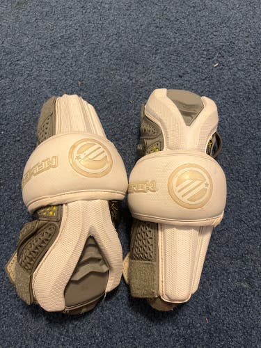 Used Medium Maverik Rome Arm Pads