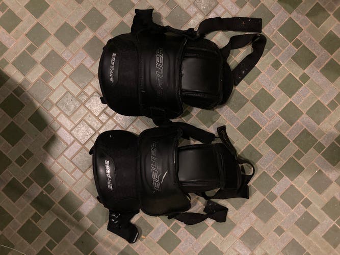 Bauer Senior knee guards