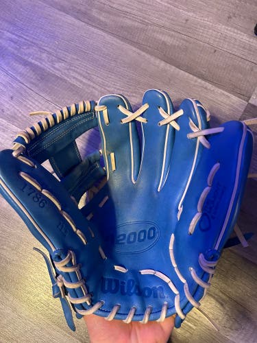 Wilson A2000 Autism Speaks 11.5 Glove