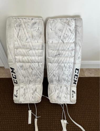 31" CCM Extreme Flex 4 Goalie Leg Pads
