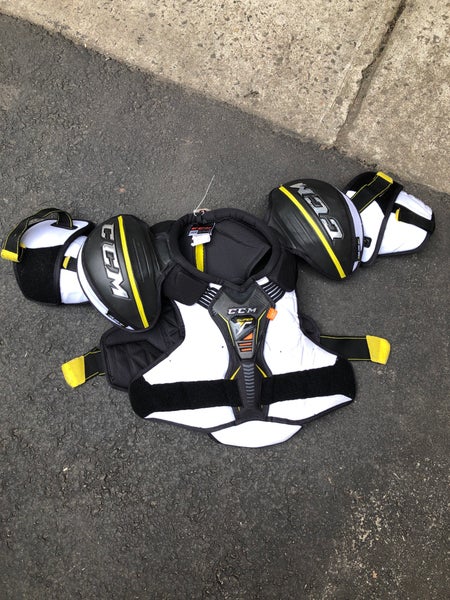 Senior Used Medium CCM Super Tacks Shoulder Pads Retail