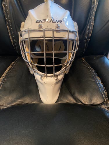 Used Bauer 960 Goalie Mask