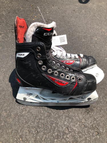 Used Junior CCM RBZ 90 Hockey Skates D&R (Regular) 4.0