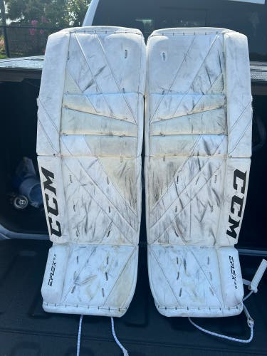 CCM 5.5 Jr Leg Pads