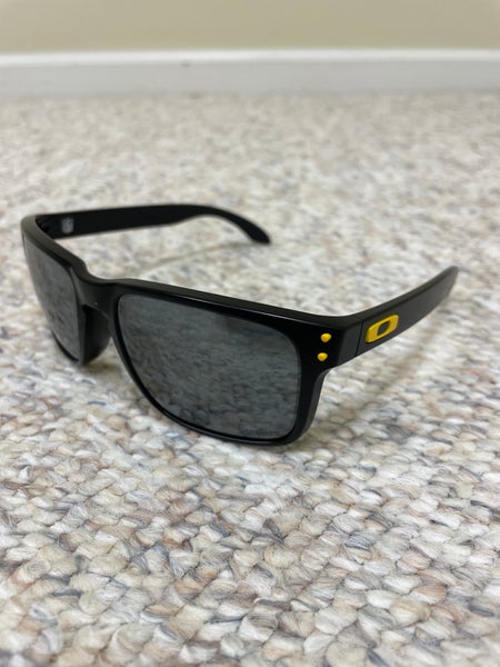 Oakley Pittsburgh Steelers Sutro PRIZM Sunglasses