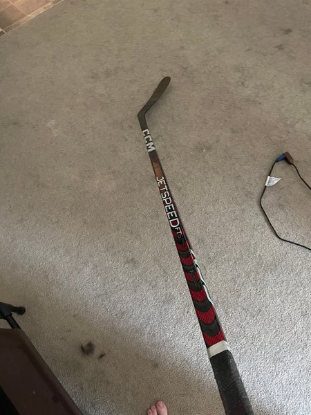 Senior Right Handed P29 JetSpeed FT5 Pro Hockey Stick