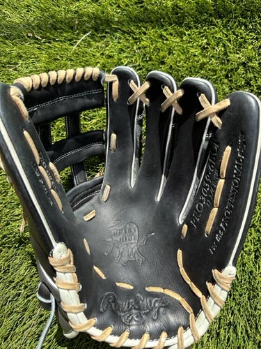 Used [good as new] Right Hand Throw Rawlings Outfield Heart of the Hide Baseball Glove 12.75"