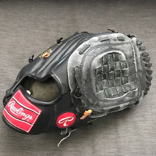 Rawlings Youth Baseball Glove 11" Right Hand Throw RBG110B - Black