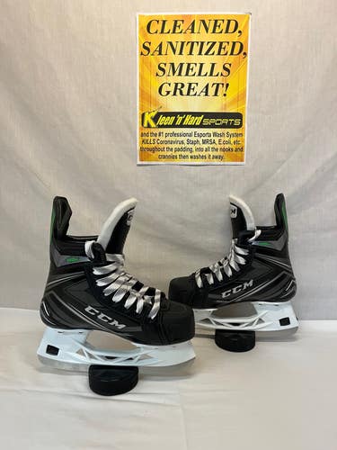 New CCM RibCor 88K Junior Hockey Skates Size 2D