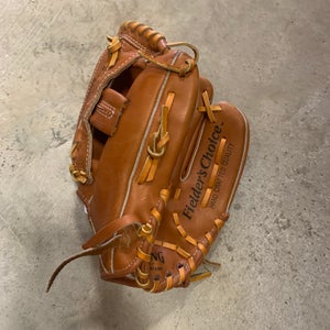 New Spalding Player series Right Hand Throw Baseball Glove 9.5"