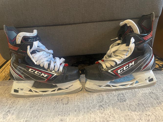 Used CCM Regular Width  Size 8 JetSpeed FT490 Hockey Skates