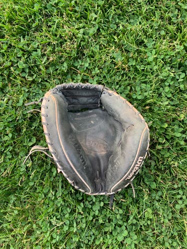 Used Right Hand Throw 33.5" A2000 Baseball Glove