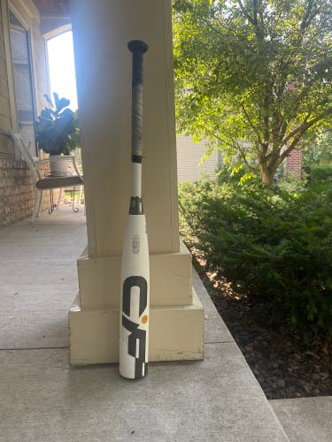 2022 DeMarini (-8) 22 oz 30" CF Bat