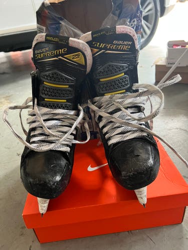 Used Bauer Extra Wide Width Size 7 Supreme 2S Pro Hockey Skates