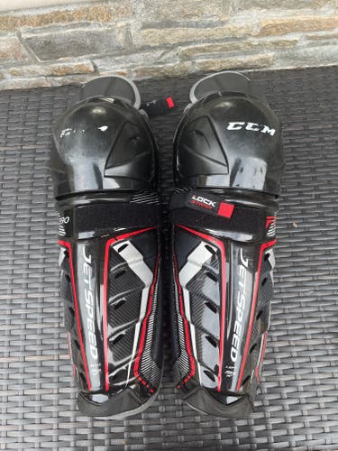 Used CCM JetSpeed FT390 Shin Pads