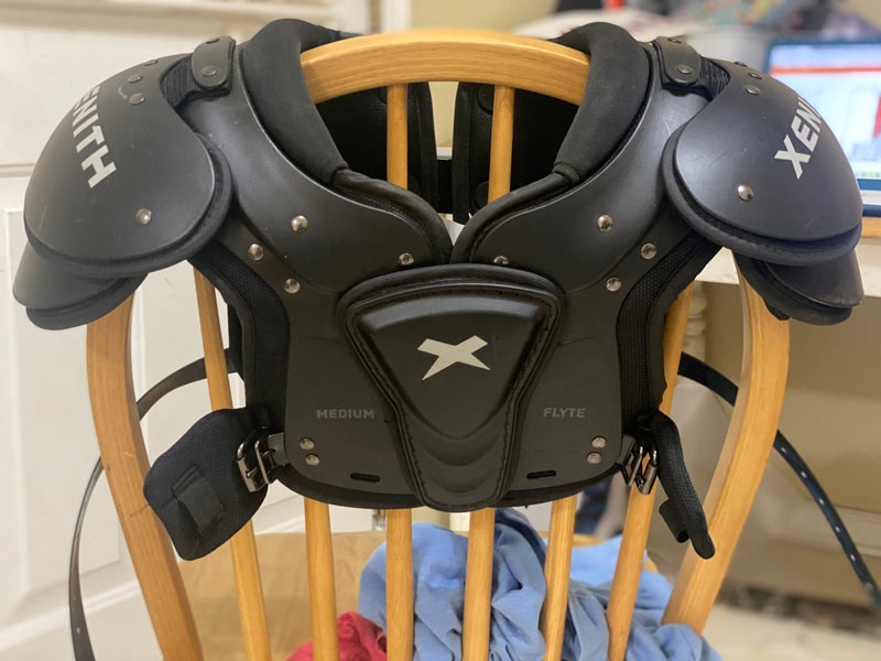 New Flyte 2 TD Youth Medium Football Shoulder Pads