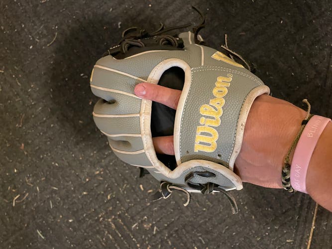 2021 Infield 11.5" A2000 Baseball Glove