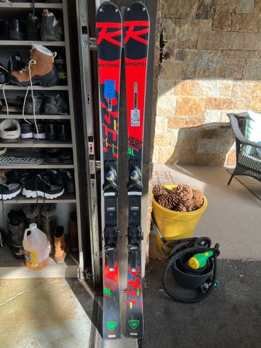 Used Men's 2021 Rossignol 165 cm Racing Hero FIS SL Pro Skis With Bindings Max Din 18