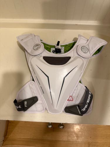 New Maverik M5 Shoulder Pad Size Small