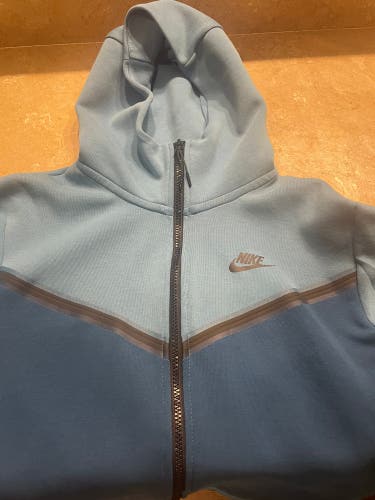 Nike tech fleece hoodie mens size medium