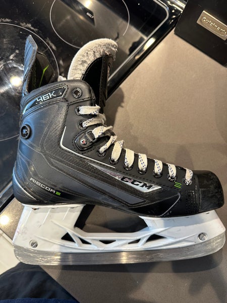 CCM Ribcor 46k PUMP Junior Ice Hockey Skates 