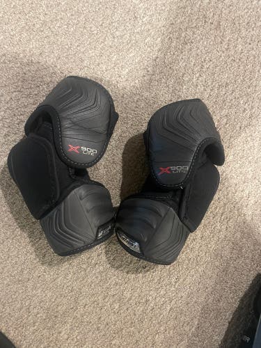 Bauer Vapor X900 Elbow Pads